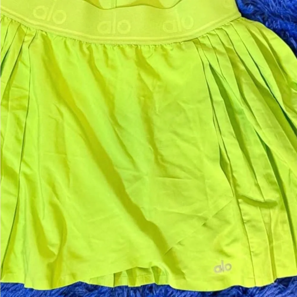 ALO Yoga Neon Yellow Pleated Skater Skirt/Skort Size Small NWOT